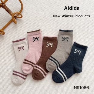 Love tick winter new feather yarn thick socks on the new