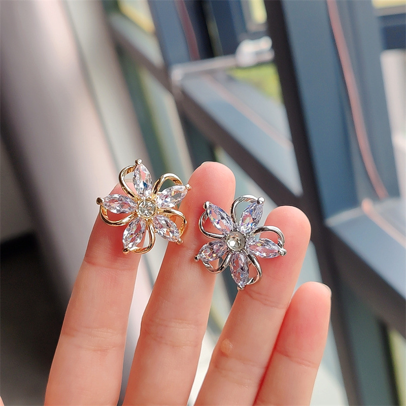 Modieuze zirkonia bloem broche voor dames elegant accessoire_voghion.com
