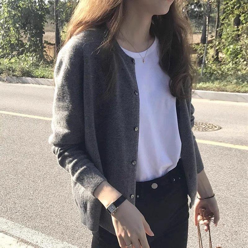 Spring and autumn knitted sweater in gray, slimming round neck outerwear, winter cardigan, plus size for slightly overweight individuals Spring and autumn knitted sweater in gray, slimming round neck outerwear, winter cardigan, plus size for slightly overweight individuals