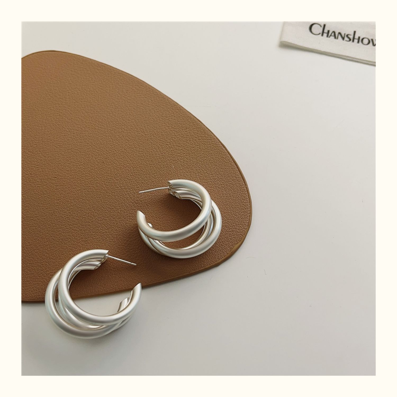 1 Pair Fashion C Shape Solid Color Copper Earrings display picture 4