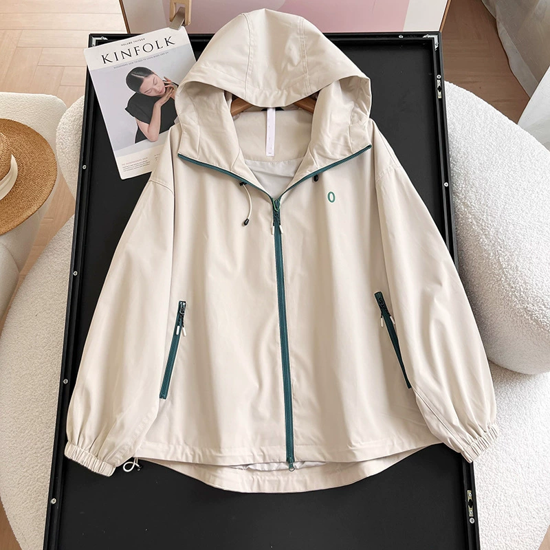 Демисезонная путешественна� waterproof jacket with hood for leisure, for beloved