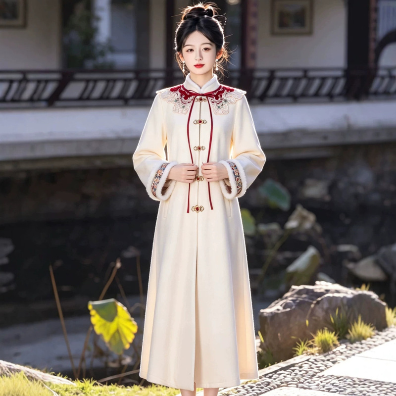 White woolen full-open-front cheongsam, 2026 new style, modernized, youthful design, long-sleeved, thickened for winter, women's dress White woolen full-open-front cheongsam, 2026 new style, modernized, youthful design, long-sleeved, thickened for winter, women's dress
