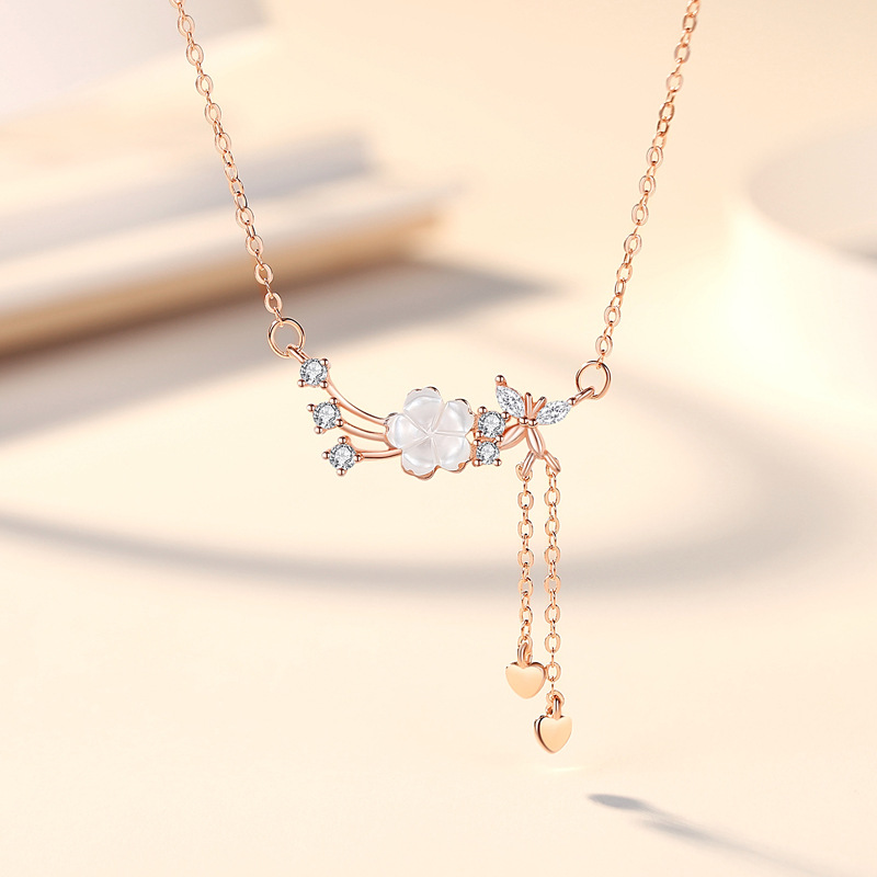 S925 plata de ley collar de corona de mariposa de lujo ligero flor femenina diseño de alta calidad cadena de clavícula joyería San Valentín