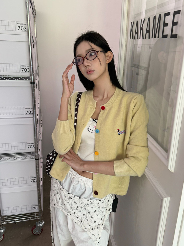 ME KAKAMEE十三行秋甜酷糖果色扣子腊肠狗刺绣内外穿开衫毛衣 789|undefined
