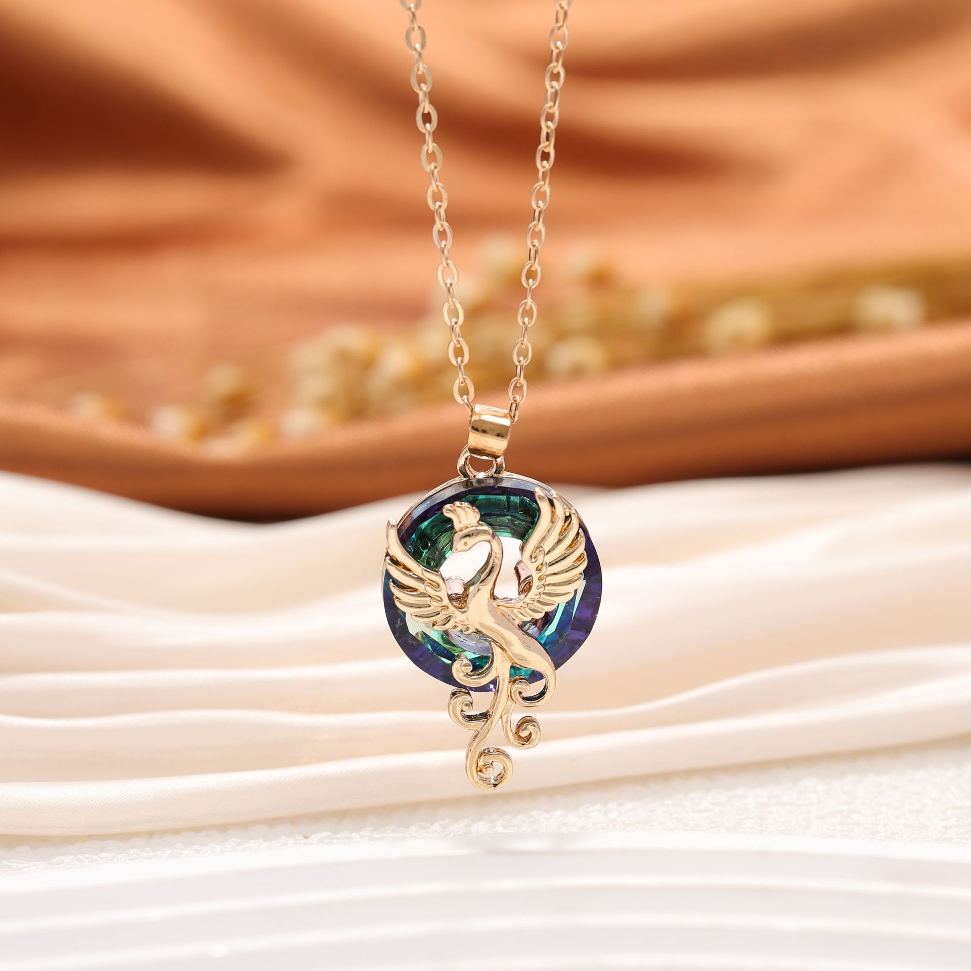 Nicho de diseño de colorido pájaro de fuego Phoenix personalidad colgante exagerado multicolor cadena cruzada universal artículos de mujer