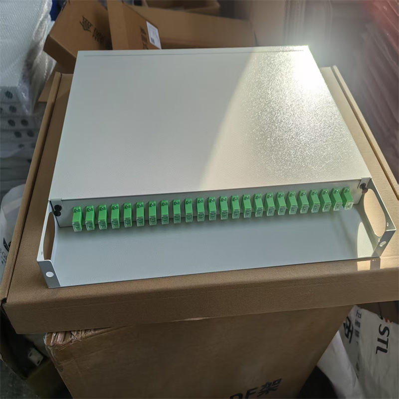 厂家直销24芯SC/UPC抽拉机架款19英寸光纤光缆终端盒1U光纤配线架