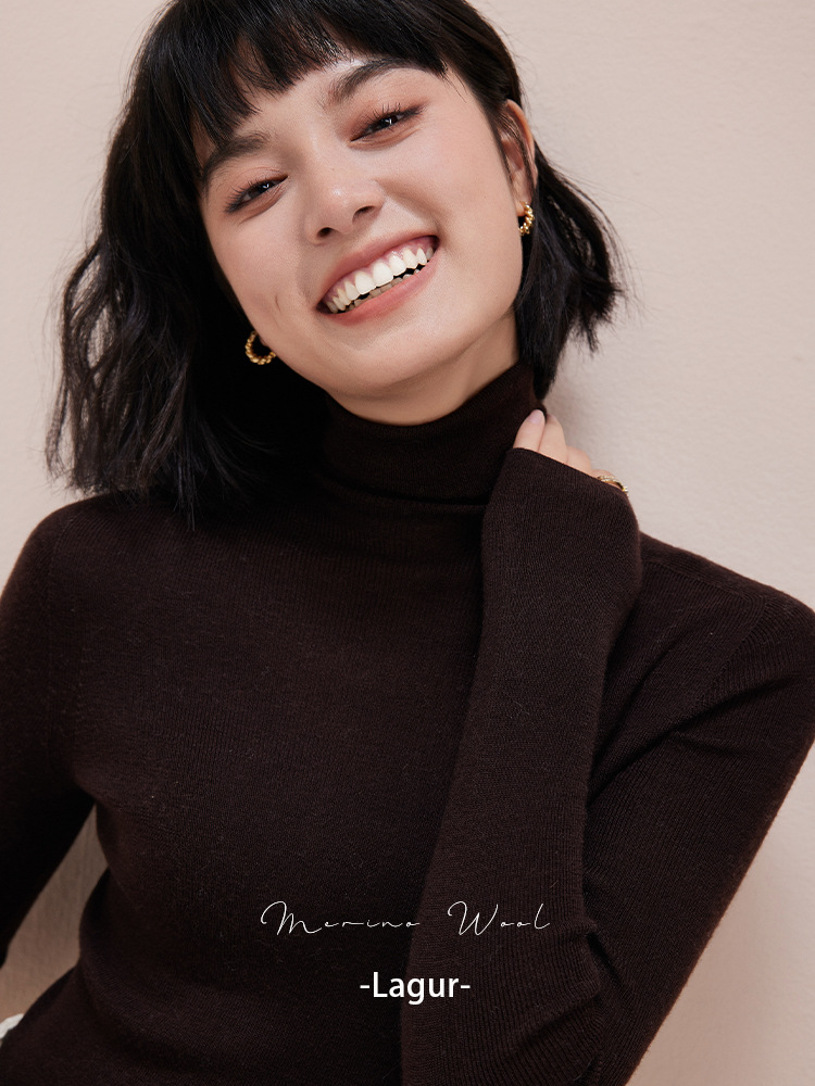 トップスは新年の赤色、シームレスな一体型揚子紡績100％ウールニット、女性用スリムフィットハイネックセーター