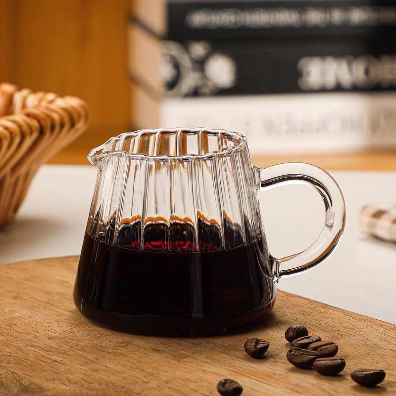 Borosilicate transparent vertical pattern small milk can espresso small Milk Cup with handle milk pot pointed glass mini milk pot