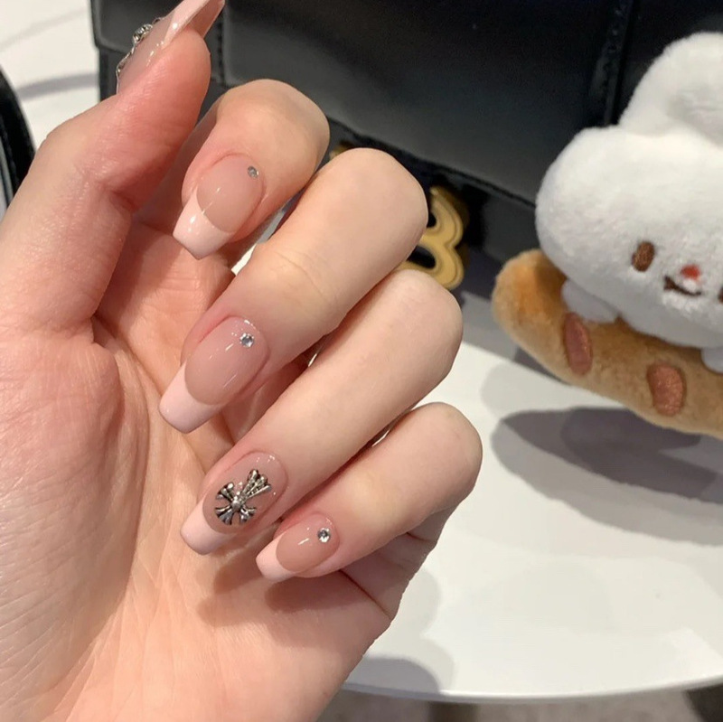 French Style Hand-Dressed Armor Croheart Hot Girl's Hand-made Gradient White Manicure Sticker Student Bride's Fake Nails Removable French Style Hand-Dressed Armor Croheart Hot Girl's Hand-made Gradient White Manicure Sticker Student Bride's Fake Nails Removable