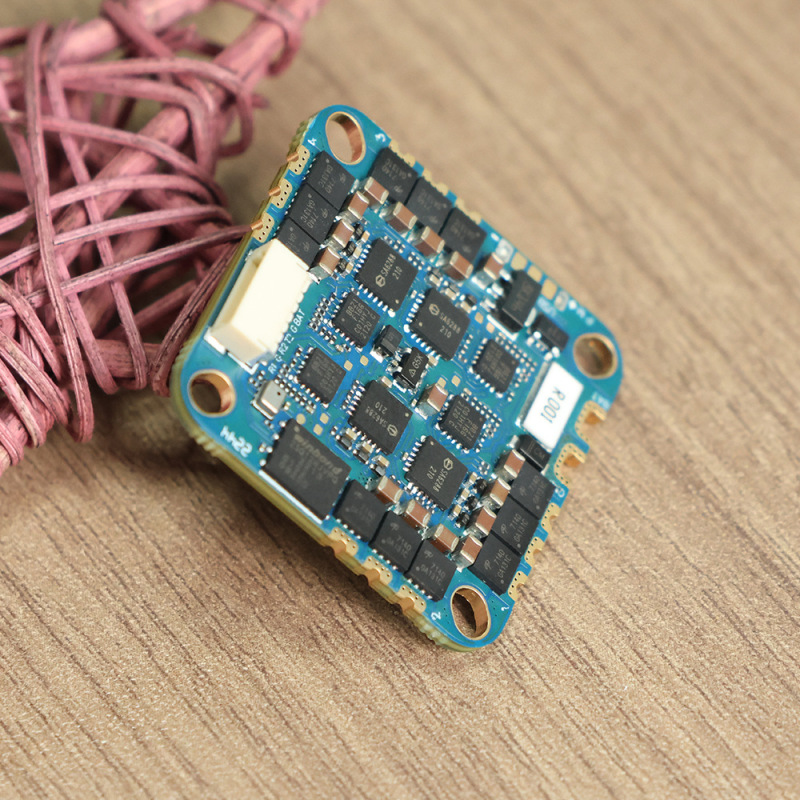 Haike 40a6s f411aio フライトコントローラー ESC ブラシレス fpv トラバースマシン DJI ドローンアクセサリー航空機モデル|undefined