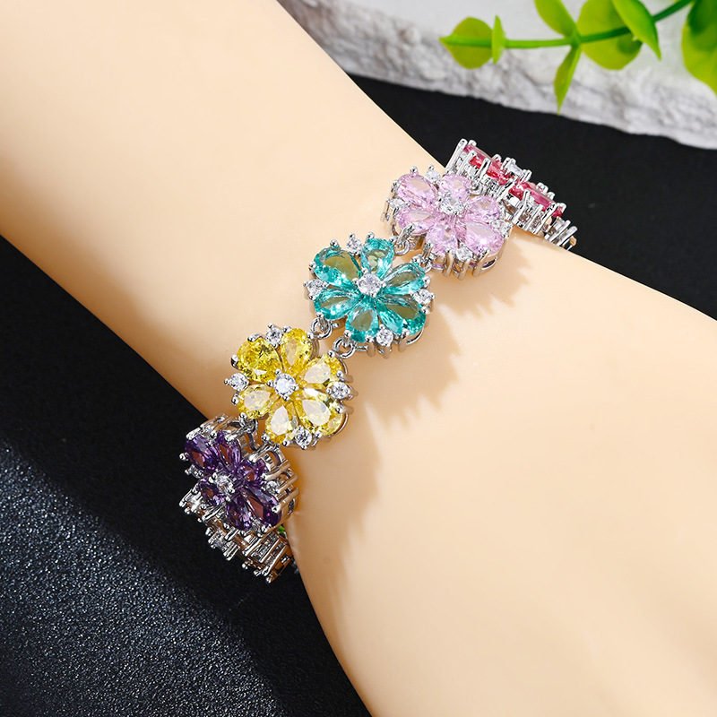 New Colorful Zircon Flower Bracelet for Women, Light Luxury Fashion Diamond-Encrusted Hand Jewelry, Cross-Border Wholesale, Multiple Colors Available