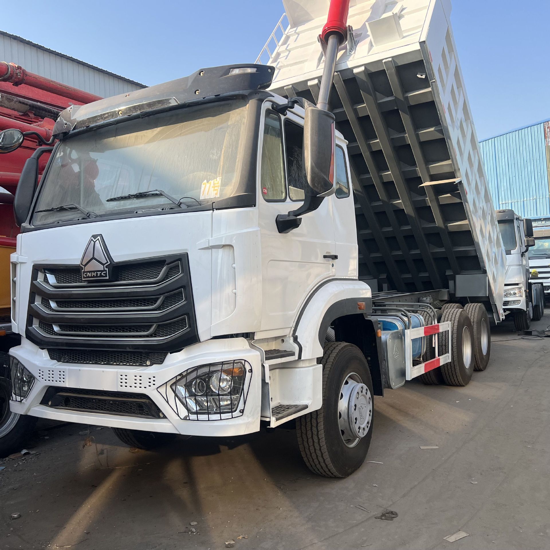 境外出口重汽豪沃6×4自卸车371/375马力10轮HOWO重卡后翻渣土车