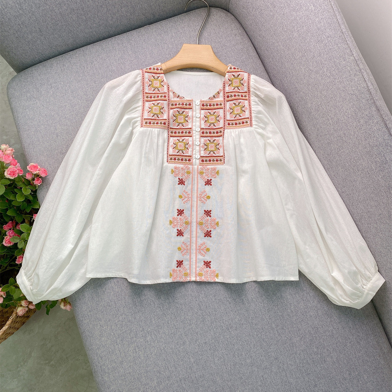 Exquisite Ethnic Style Cross Embroidery Round Neck, Chic, Beautiful and Light Lantern Sleeve Shirt Top with Retro Wave Style