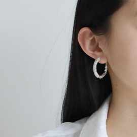 精致简约碎银子耳环欧美时尚耳圈轻奢气质百搭复古耳饰小众高级感