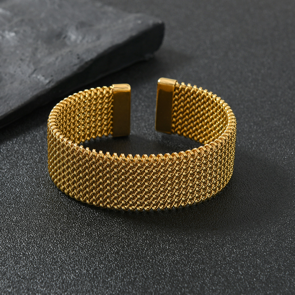 Europa y América venta caliente pulsera de malla de acero lujoso ligero temperamento C abertura pulsera mujer oro 18k joyas de acero inoxidable