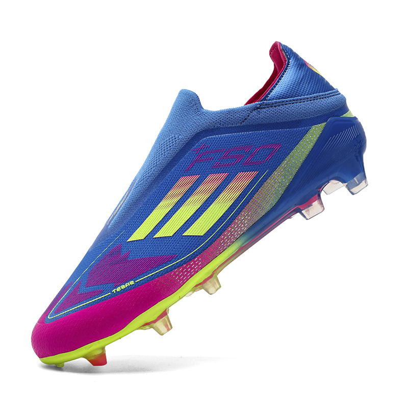 2025 nuevos zapatos de entrenamiento deportivo de moda transfronterizos hombres y mujeres de clavos cortos largos zapatos de fútbol de estudiantes juveniles