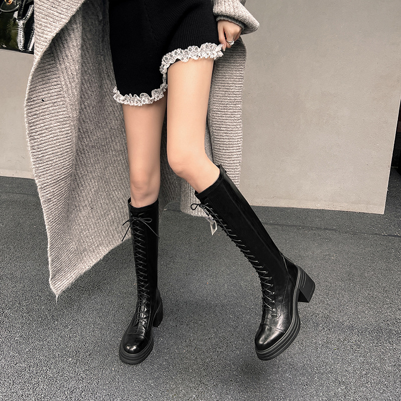 Boot nữ cổ cao ôm bắp chân đế dày dây buộc phong cách kỵ sĩ — Da lộn đen