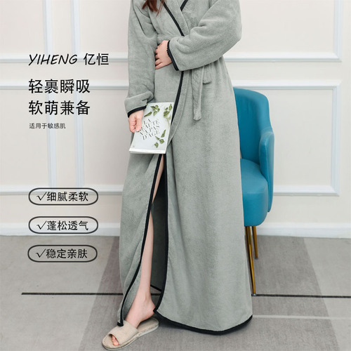Winter and Autumn Home Adult pajamas for women, loose bath towel coral velvet, thick long-sleeved hooded absorbent robe