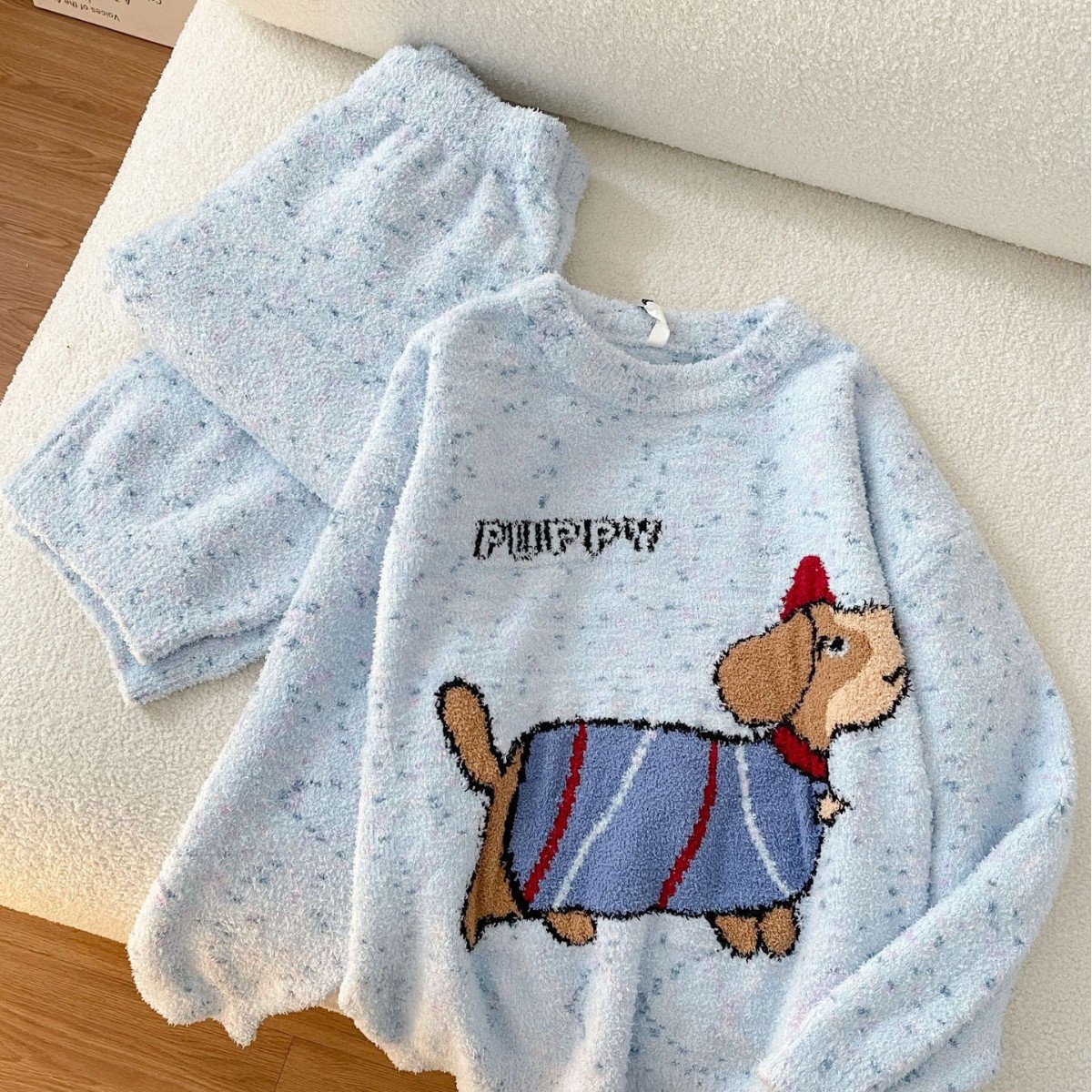 Pijamas al por mayor transfronterizos de mujeres otoño y invierno mitad de terciopelo grueso chaqueta caliente manga larga dibujos animados suave set de ropa para el hogar