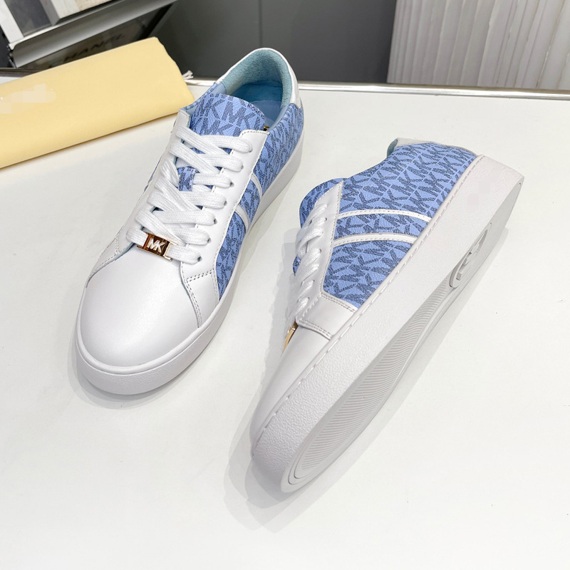 Europa y América de moda casual zapatos individuales mujeres 2025 nuevo impresión de cuero MK hebilla de metal universal pequeño cordón de zapatos blancos transfronterizos