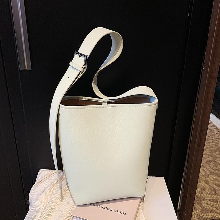 Nuevo bolso de cubo simple retro transfronterizo para mujer, estilo popular y explosivo, bolso de mensajero de un solo hombro de nicho casual