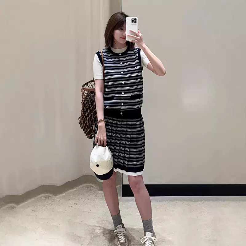 女装2026春季新款条纹丝棉无袖针织开衫休闲百褶半裙高级套装