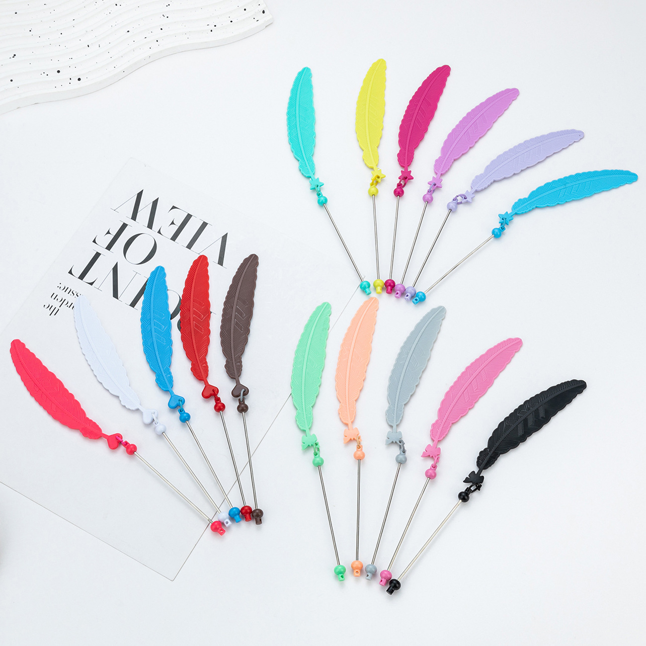 Marcador de plumas con cuentas de bricolaje, niños de escuela primaria, clip de página de libro de dibujos animados creativos, estrella de cinco puntas de amor, marcador de mariposa