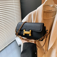 �r�м�ɫ�������෨������Ů2025�����¿����e�ٴ�朗l�μ�б���