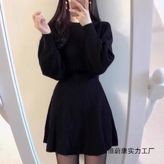 秋冬2025新款小个子赫本风宽松收腰小黑裙针织内搭打底毛衣连衣裙