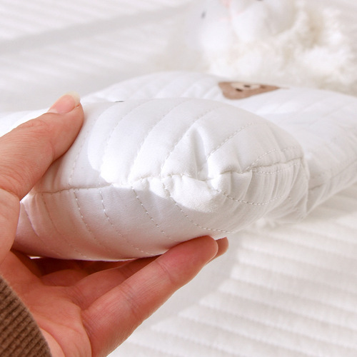 婴儿定型枕新生儿纯棉绗缝刺绣云朵枕0-12月宝宝防偏头矫正定型枕