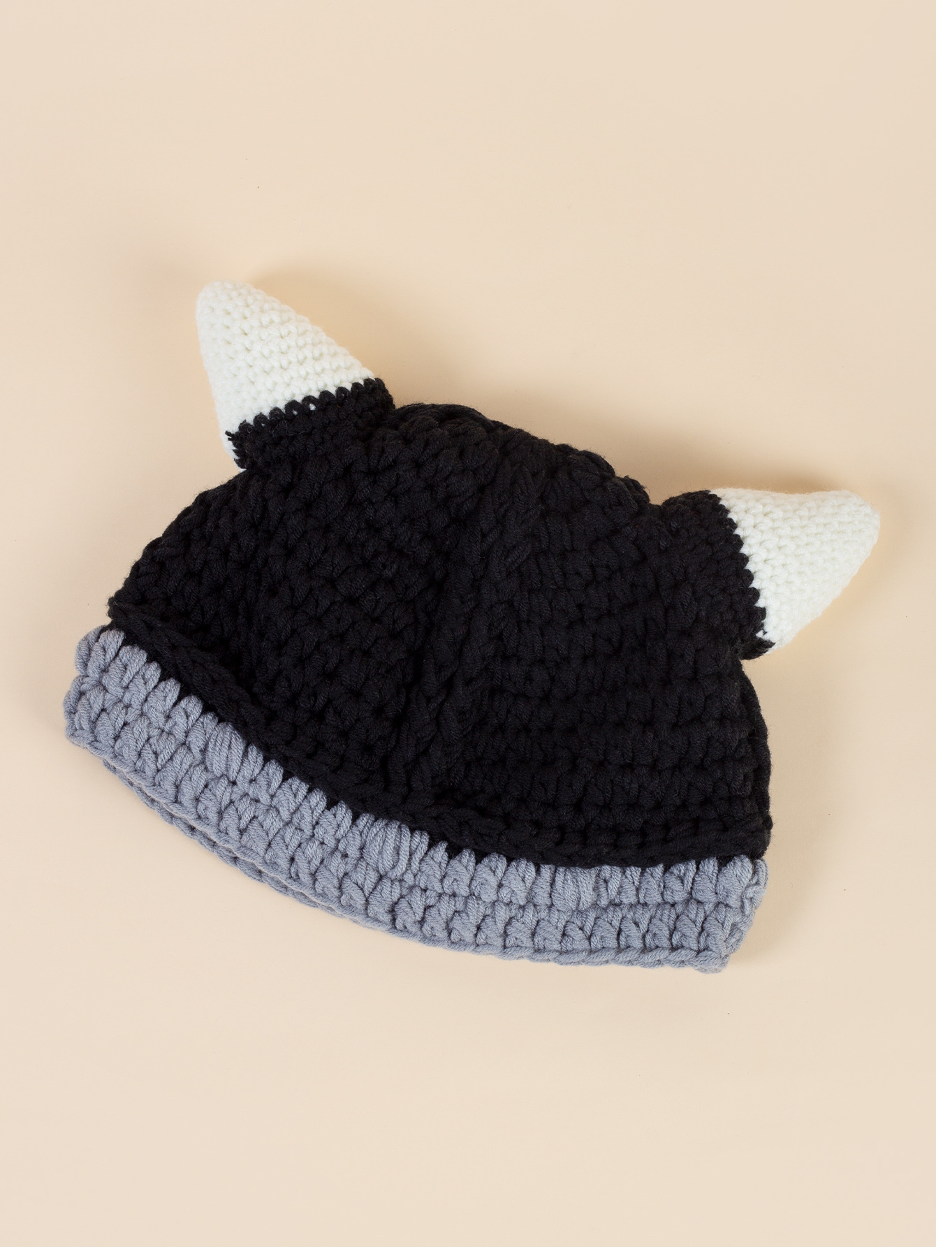 Nischen-handgewebte Hüte sind lustig und witzig, lila, kindliche Dekoration mit Wollmützen, Häkelmützen_voghion.com