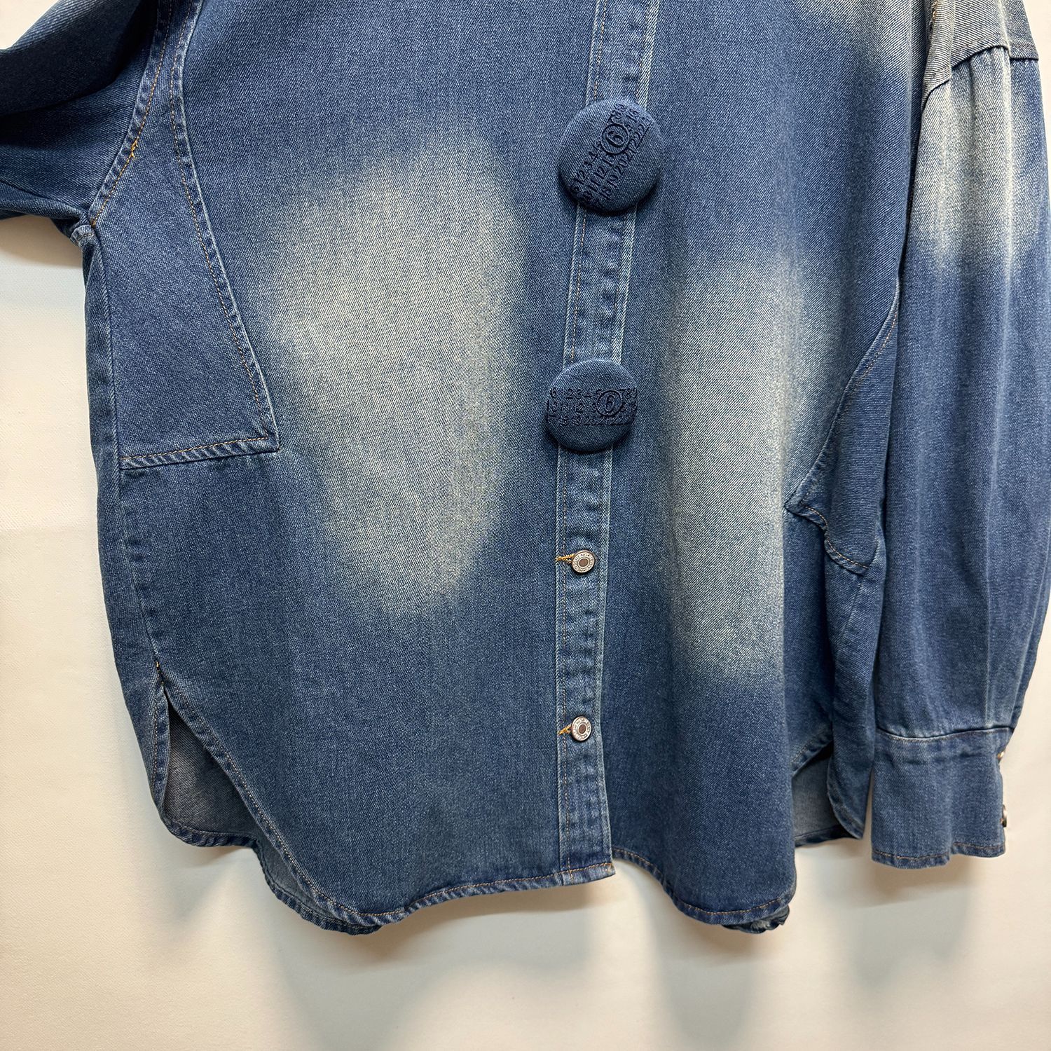 Women's European Style Denim Shirt Autumn Winter Loose Fit Long Sleeves Large Buttons Retro Gradient Wash Lapel Design Top_ecoleips.com