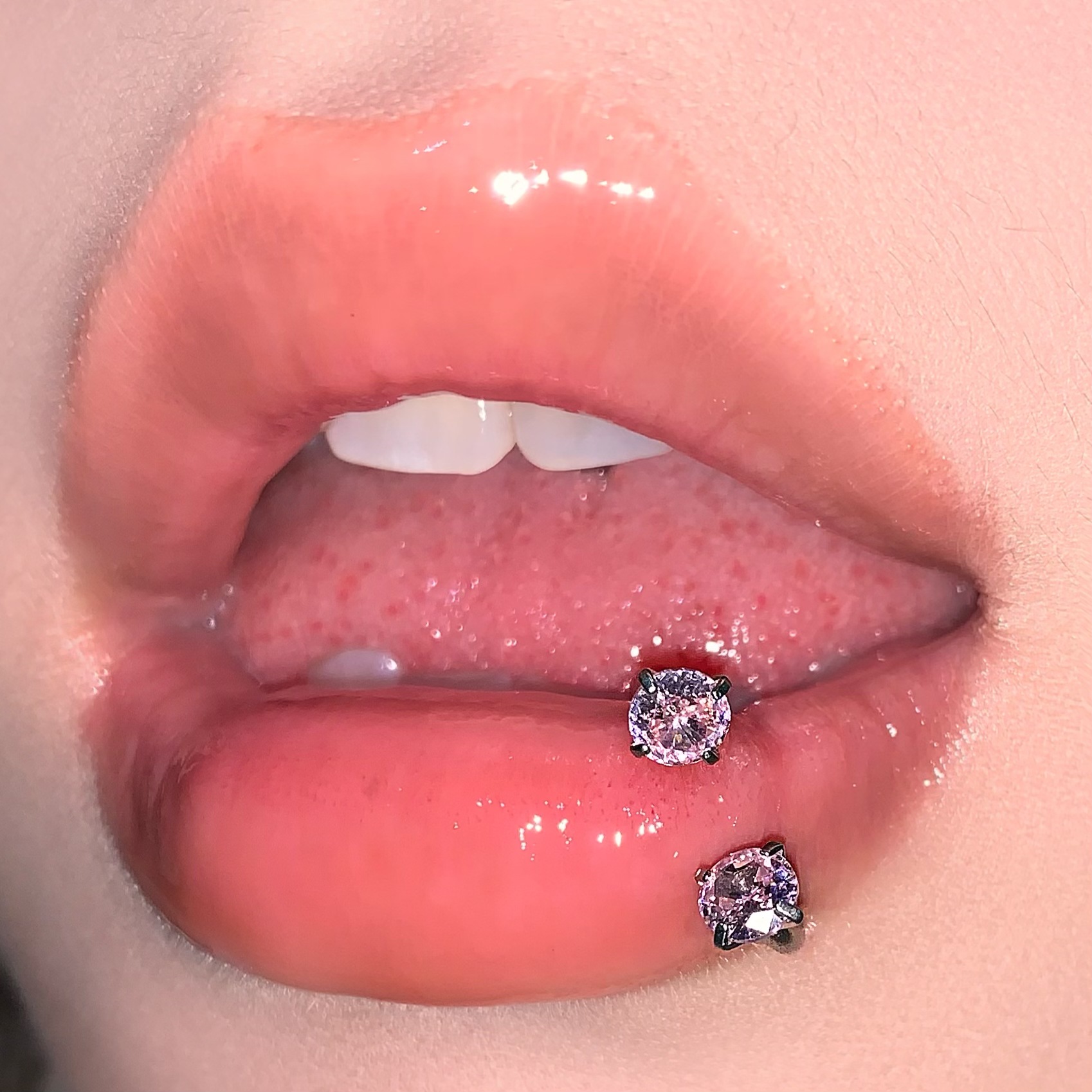 Flash Bright Stone Lip Ring Steel Titanium Inner Thread Horseshoe C Ring Lip Piercing Jewelry for Women detail image 11