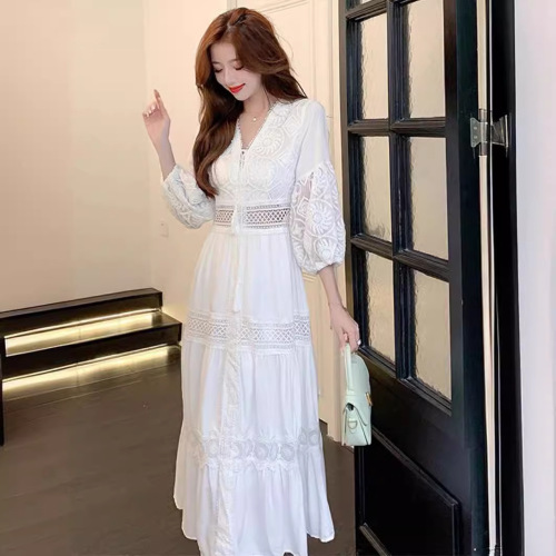 Spring and Autumn Matcha Ethnic Style White Lace Vacation Beach Dress V-Neck Elegant Long Dress Exquisite Women's Dress