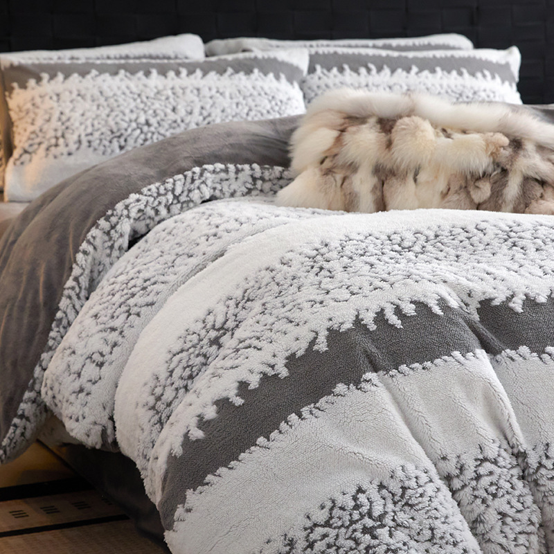 Leche de seda cama de cuatro piezas, colcha de coral de brida 2025, nueva sábanas de otoño y invierno engrosadas y un conjunto de tres piezas de seda