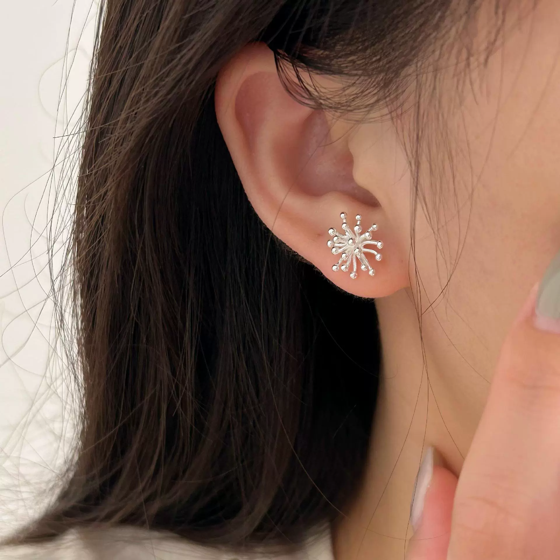 Серьги 范智乔 Universal — корейский стиль, серебро 925, образец, простой элегантный дизайн, цвет C1327