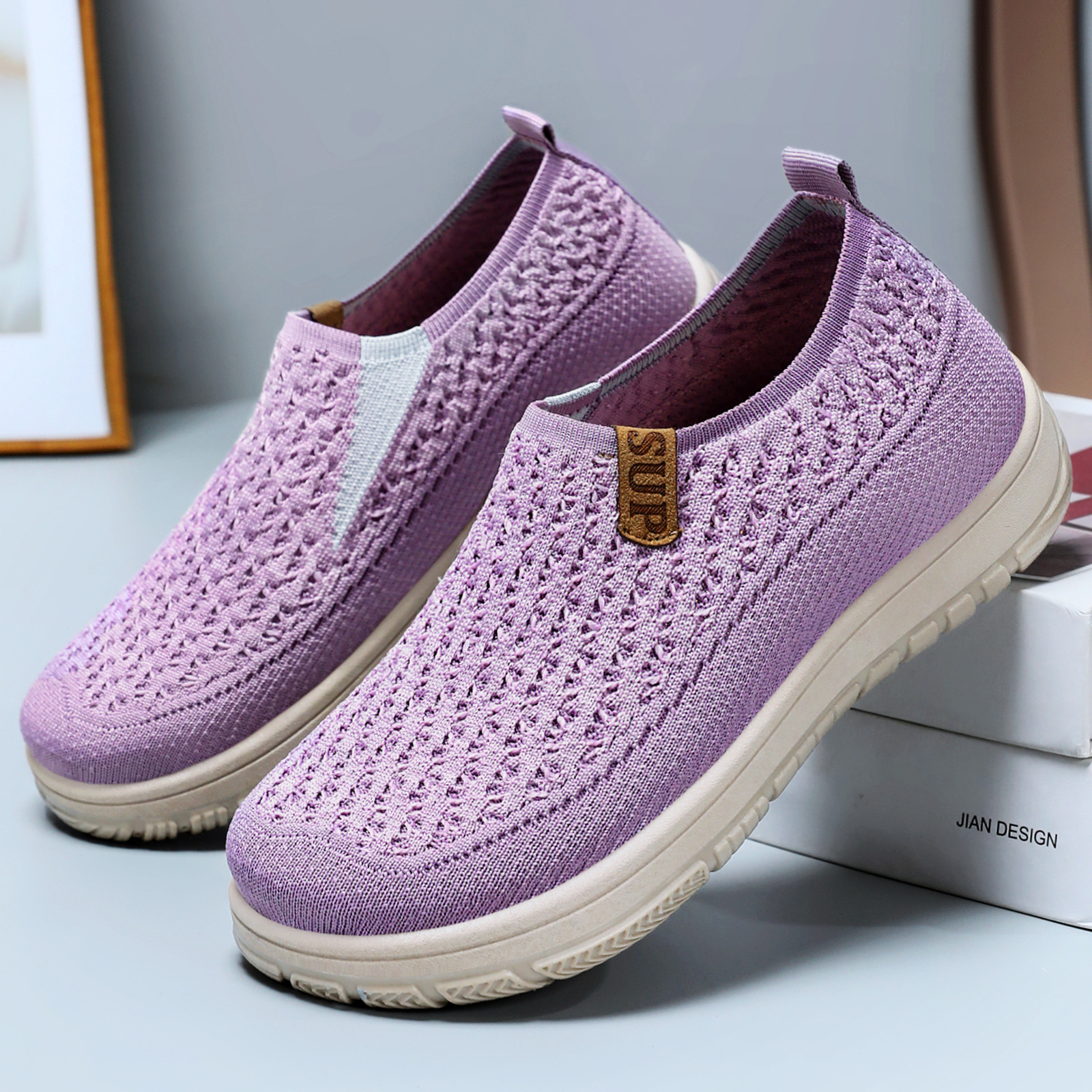 Primavera y otoño nuevos viejos zapatos de tela de Beijing zapatos de mujer con suela suave cómodo con un pie de calzado de calzado, zapatos casuales antideslizantes con suela gruesa para mujeres