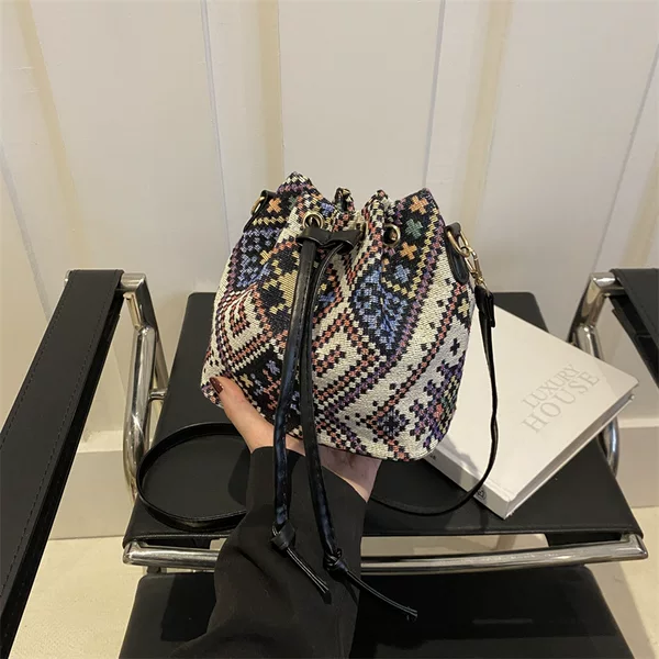 Ethnic Style Handbag Bag Women's 2024 Fashion Retro Hand Bucket Bag Distinctive Outgoing Casual Hand Bag Coin Purse