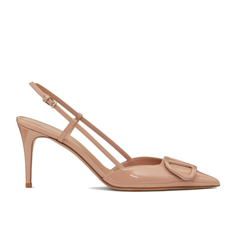 Hong Kong zapatos de tacón alto para mujeres 2025 verano nuevo punto desnudo zapatos de tacón delgado nicho francés sandalias de cabeza
