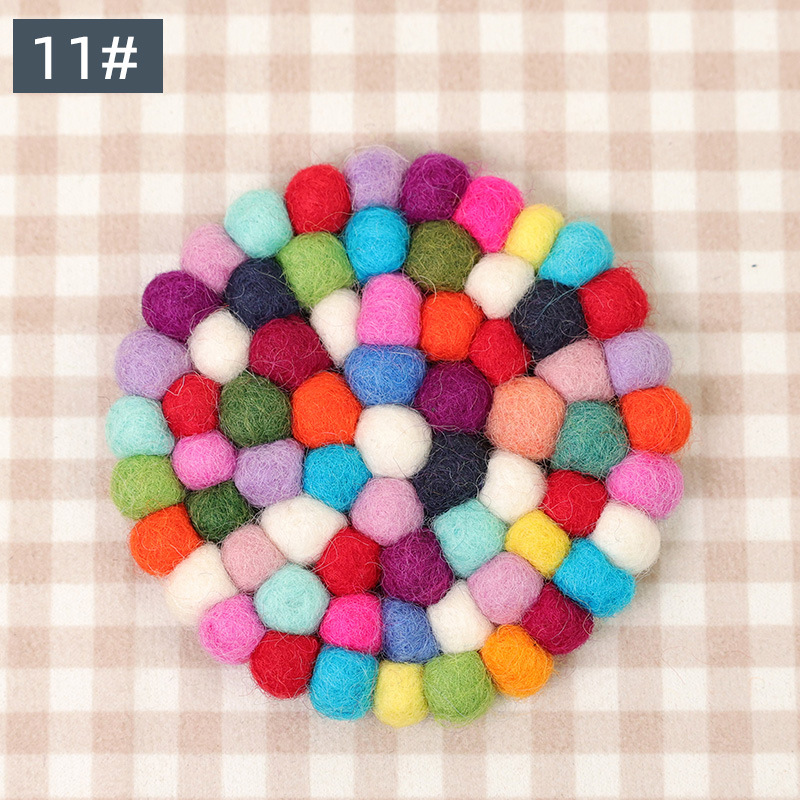 Colorido bosque cálido Nepal lana fieltro hecho a mano tira colorida bola montaña aislamiento mantel individual