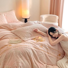 直播爆品2025新款新款AB版兔毛烂花高克重加厚牛奶绒绣花四件套