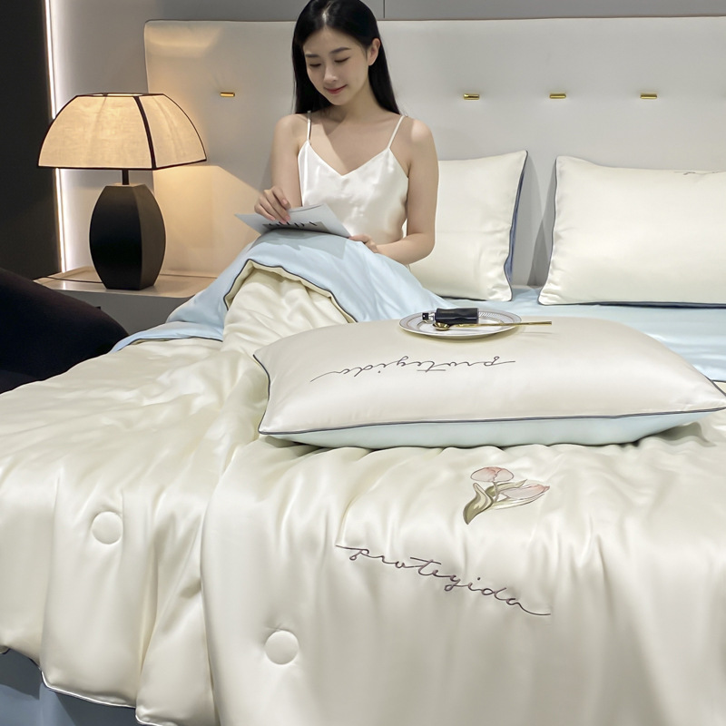 Edredón de verano de seda de hielo Edredón de aire acondicionado de verano Edredón fresco de verano de cuatro piezas Edredón doble de verano lavable a máquina 2025 nuevo