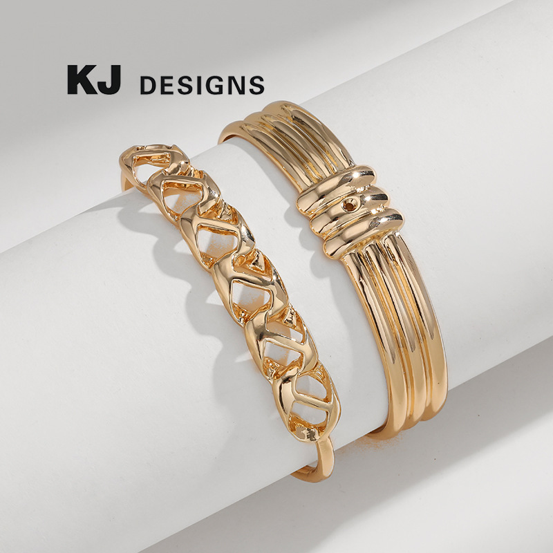 Designer's new retro simple pattern hollow bracelet women's fashion hand jewelry_voghion.com
