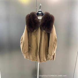 2025冬季新款时尚精致优雅气质随性俏皮洋气白弧毛领洋气羽绒服