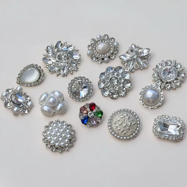 Autumn and Winter Extra Large Button New Pearl Raffy Buckle Woolen Suit Sweater Jacket Decorative Buckle Metal Crystal Flower