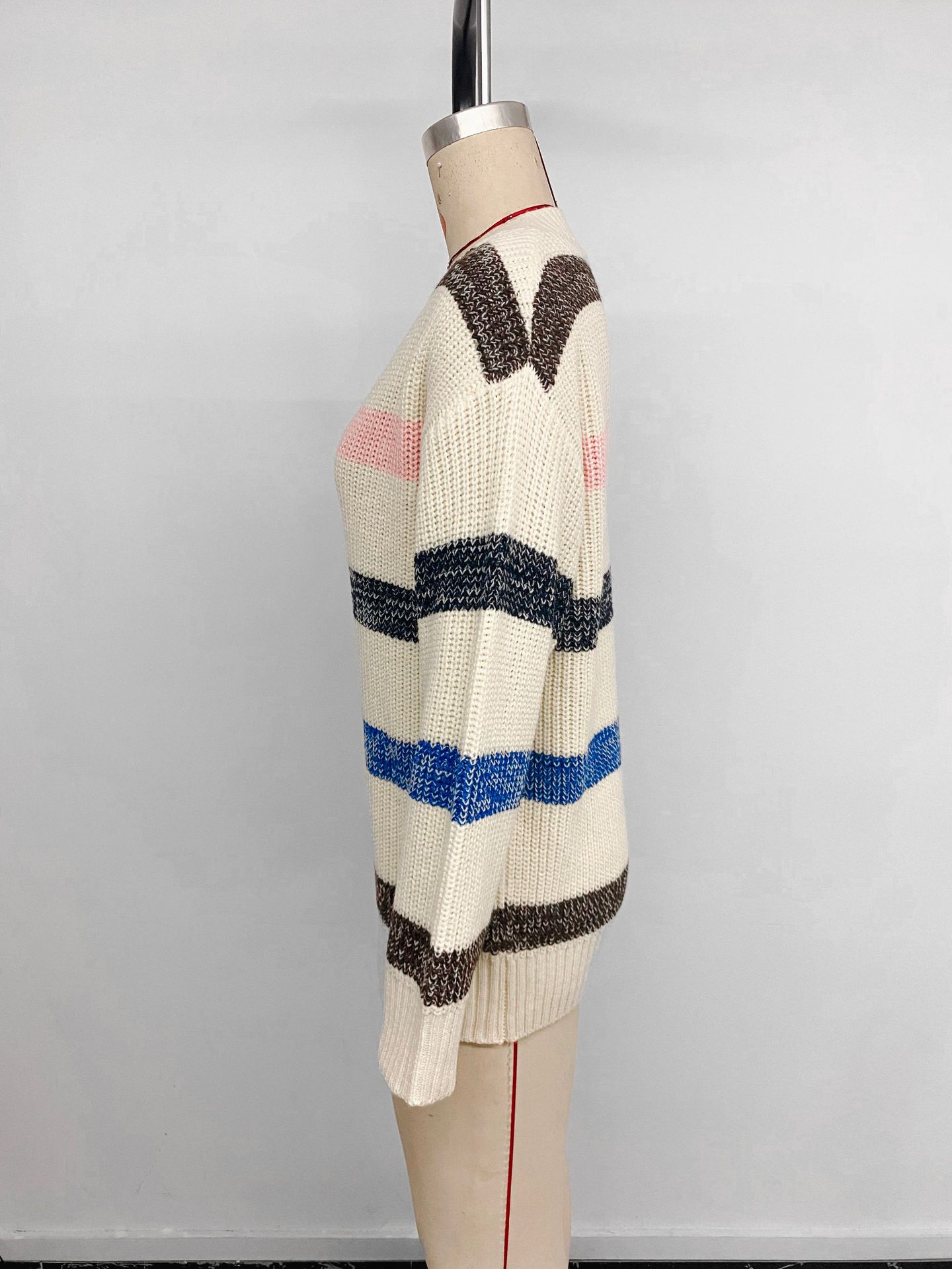 Gestreifter Damenpullover mit V-Ausschnitt – Oversized-Pullover im lässigen Stil für Herbst und Winter_voghion.com