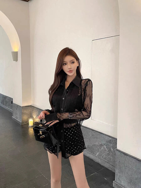设计感假日防晒显瘦拼接蕾丝修身上衣女衬衫+重工低腰满钻裤套装|undefined