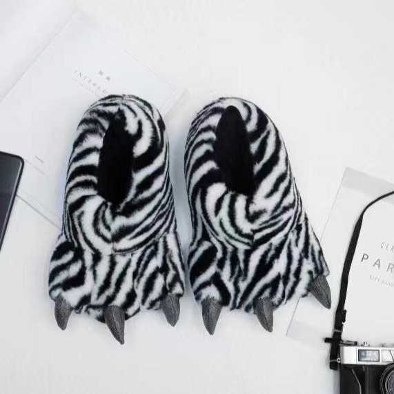 2023 Otoño e Invierno nuevos zapatos de garra de dibujos animados de terciopelo súper suave engrosada cómoda felpa de algodón zapatillas de gran tamaño zapatos