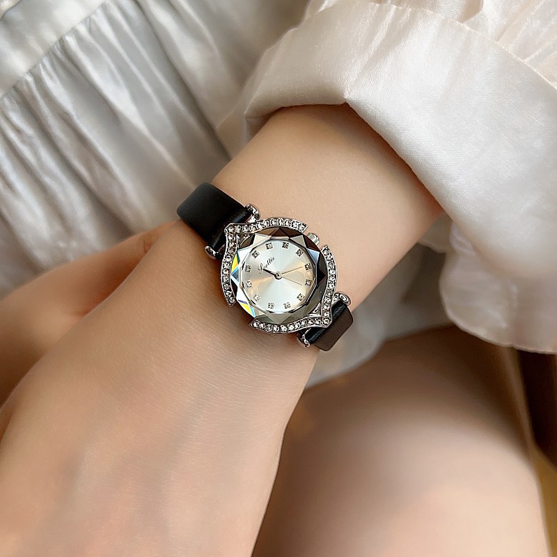 Gaudí Korean Fashion Elegant Diamonds, personalisierte Damenuhr mit rautenförmigem Spiegel und Lederarmband_voghion.com