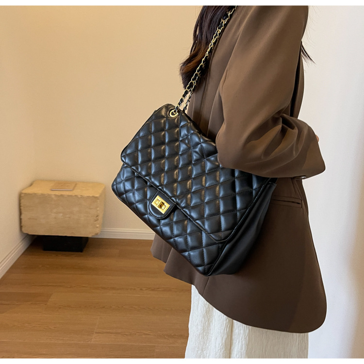 Women's Shoulder Bag Large Capacity Quilted Chain Handbag_voghion.com
